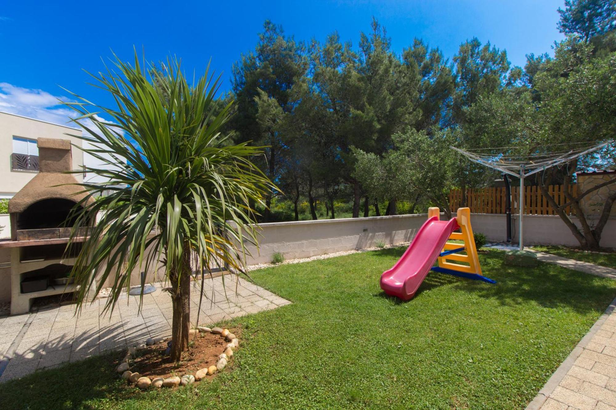 Apartmani Gnjidic Srima Εξωτερικό φωτογραφία