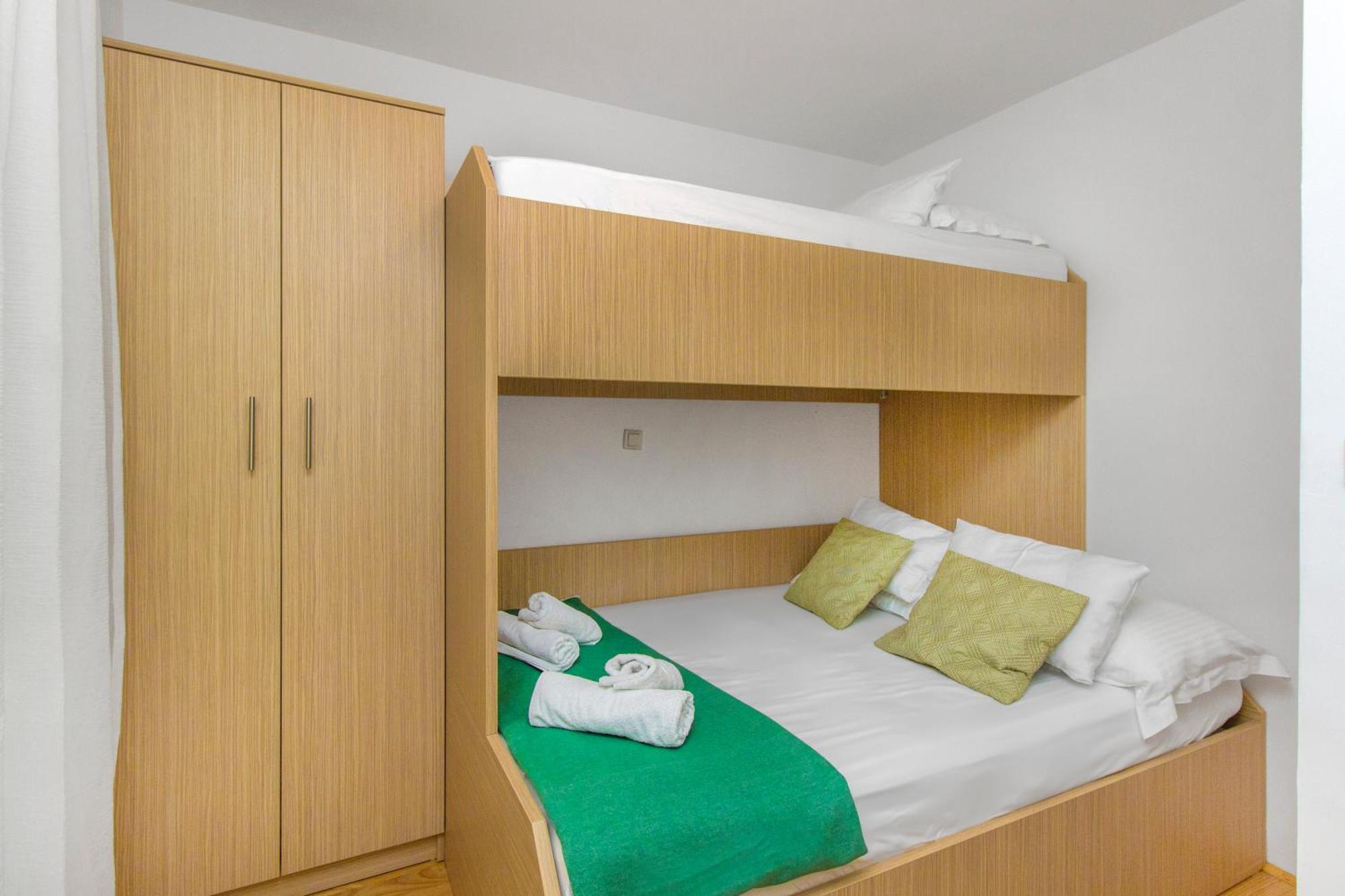 Apartmani Gnjidic Srima Εξωτερικό φωτογραφία