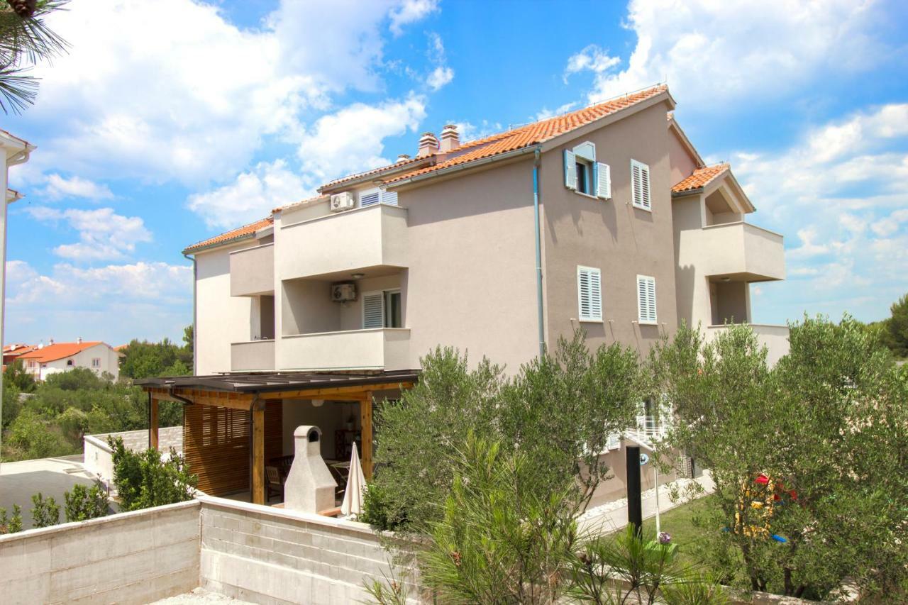 Apartmani Gnjidic Srima Εξωτερικό φωτογραφία