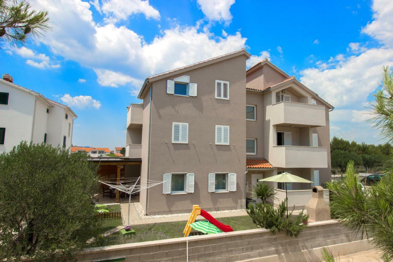 Apartmani Gnjidic Srima Εξωτερικό φωτογραφία