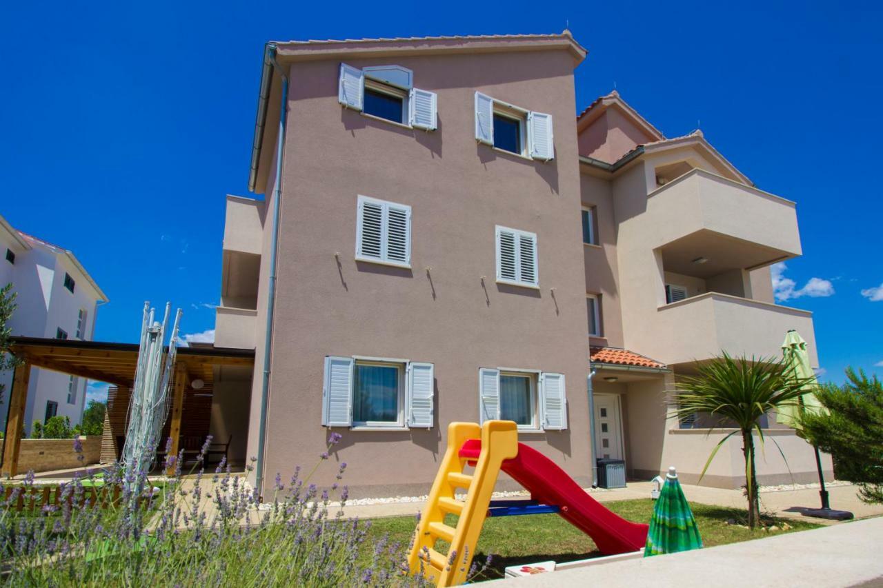 Apartmani Gnjidic Srima Εξωτερικό φωτογραφία