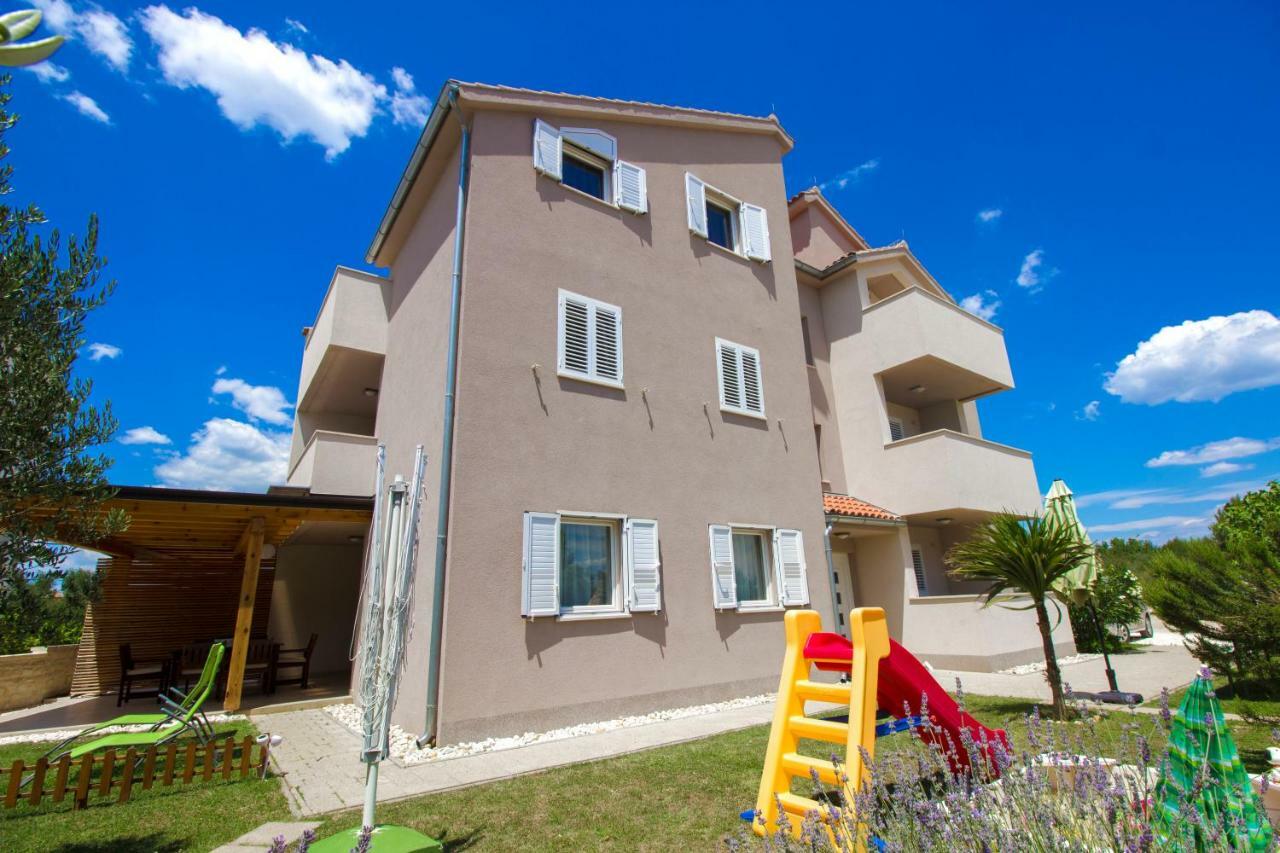 Apartmani Gnjidic Srima Εξωτερικό φωτογραφία