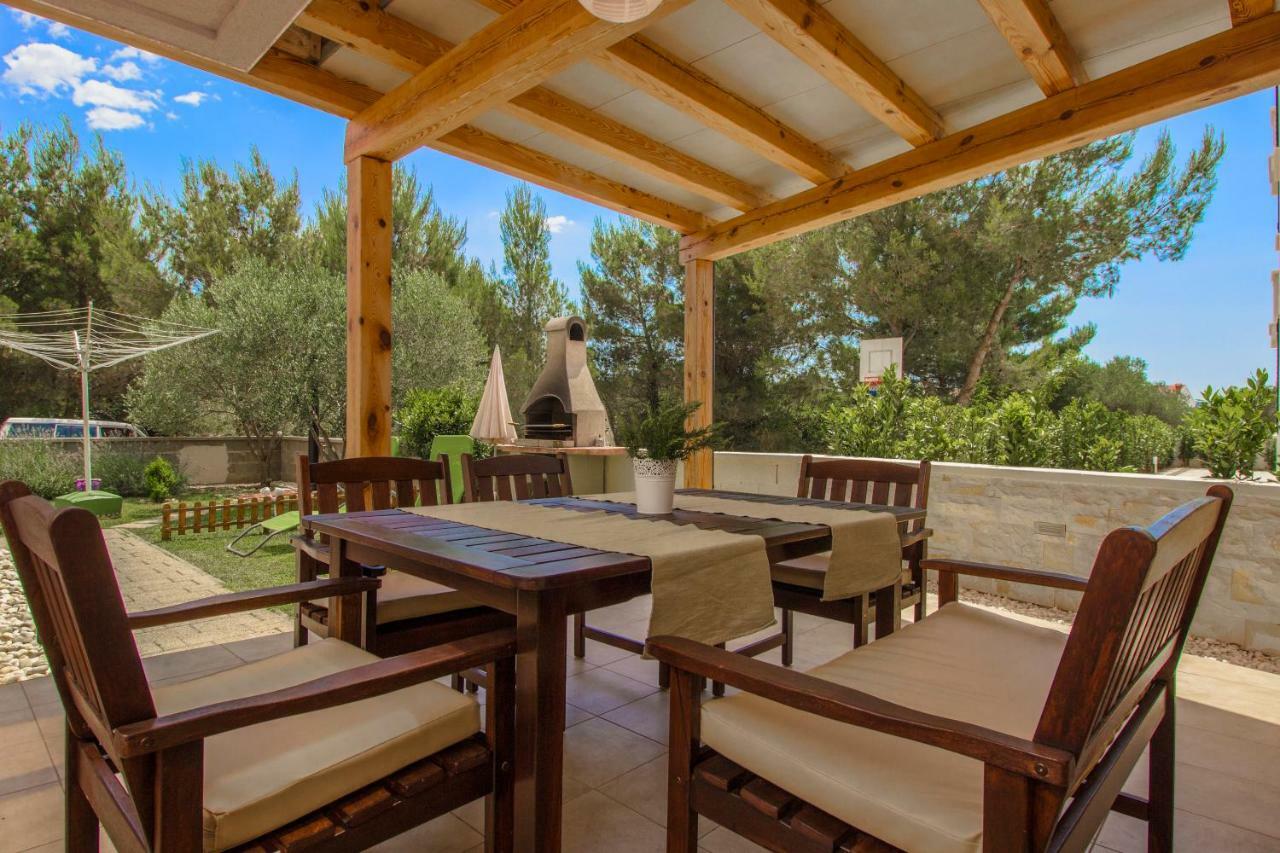 Apartmani Gnjidic Srima Εξωτερικό φωτογραφία