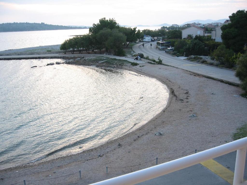 Apartmani Gnjidic Srima Εξωτερικό φωτογραφία